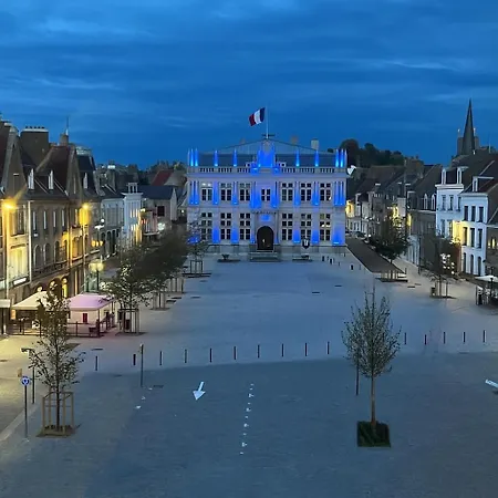 Daire Duplex De La Place De Bergues